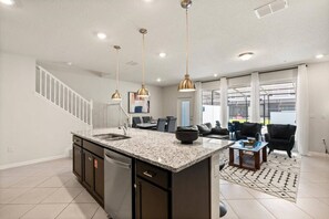 Interior - 5 BD/ 4.5 BA/ Windsor Cay (16085 BW) (Clermont)