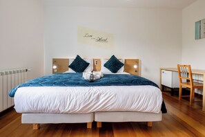 Superior Double or Twin Room, Balcony | Laptop workspace, free WiFi