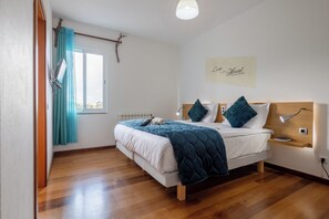 Laptop workspace, free WiFi - Casa Os Manos (Santana)