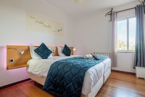 Premium Studio, Balcony, Mountain View | Laptop workspace, free WiFi - Casa Os Manos (Santana)