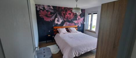 2 chambres, fer et planche Ă repasser, Wi-Fi, literie fournie