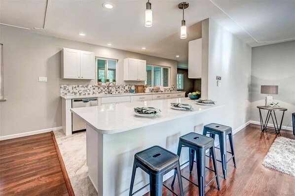 Fridge, microwave, oven, stovetop - Mid-Century Modern 2 Bedroom Rambler in the heart Longmont (Longmont)