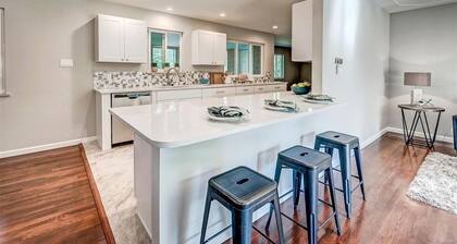 Mid-Century Modern 2 Bedroom Rambler in the heart Longmont