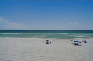 On the beach - Bright Beach View Studio • Steps to the Sand & Pool (Panama City Beach)