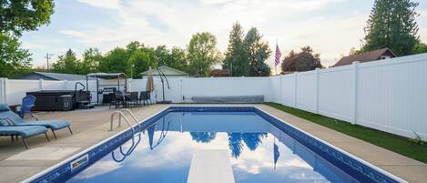 Outdoor pool, a heated pool