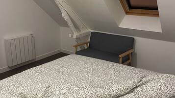 2 bedrooms, iron/ironing board, WiFi, bed sheets