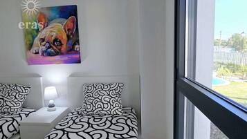 4 slaapkamers, een strijkplank/strijkijzer, wifi, beddengoed