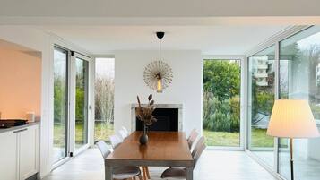 Hus - 5 soveværelser - handicapvenligt - ryger | Spisestue