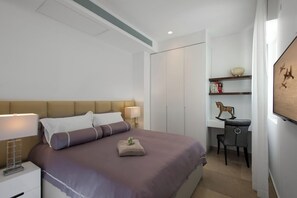 2 chambres, fer et planche à repasser, Wi-Fi, draps fournis