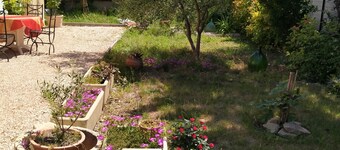Accommodation in L'Isle sur la Sorgue, 5 minutes' walk from the town center