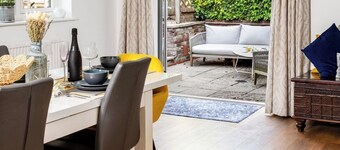 Charming 4-Bed Home in Epping