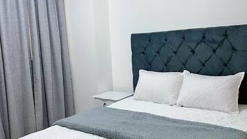 2 Schlafzimmer, Zimmersafe, Bügeleisen/Bügelbrett, WLAN