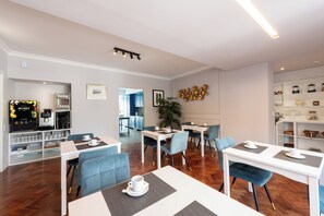 Free daily continental breakfast - Avenue Hill Hotel (Lisbon)