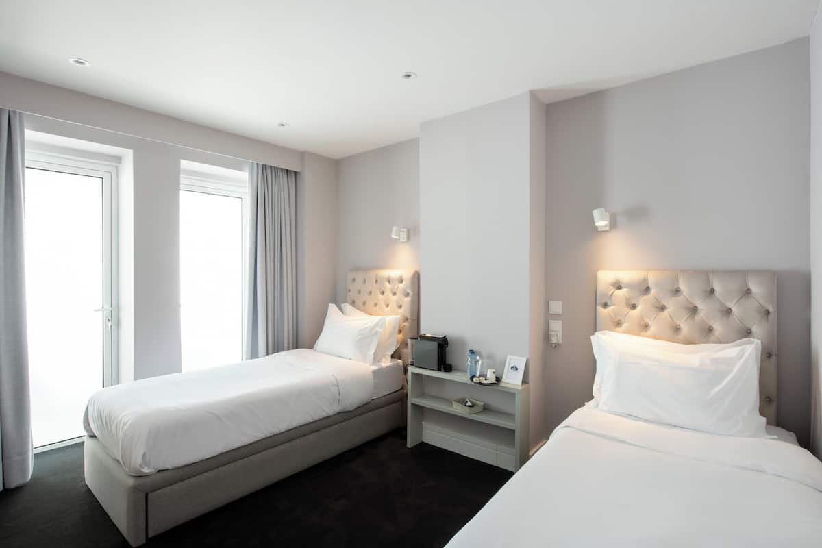 Comfort-Doppelzimmer, barrierefrei, Zimmerreinigung | 1 Schlafzimmer, hochwertige Bettwaren, Betten mit Memory-Foam-Matratzen