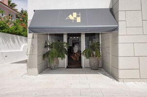 Entrada al alojamiento