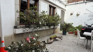 Exterior - CASA DE LAS FLORES (Guatemala City)