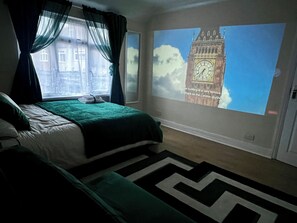 4 bedrooms, iron/ironing board, free WiFi