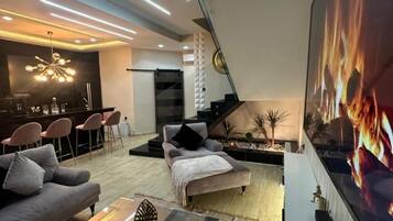 Villa, 3 Bedrooms, Accessible, Balcony | Living area