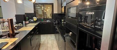 Villa, 3 Bedrooms, Accessible, Balcony | Private kitchen
