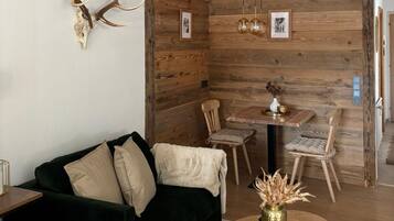 Apartment | Wohnzimmer | Flachbildfernseher