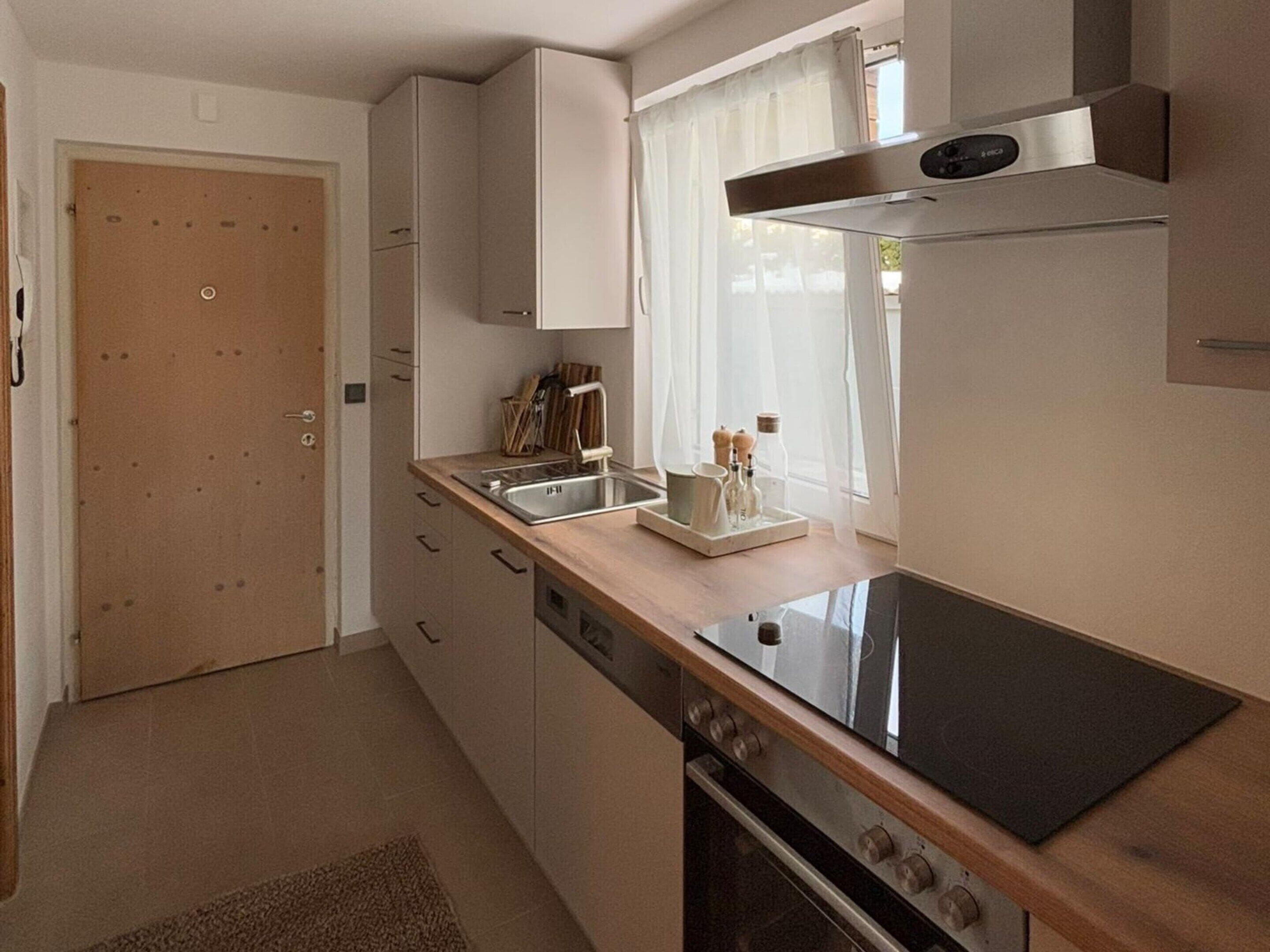 Apartment | Dapur peribadi | Alat memasak/pinggan mangkuk/perkakas dapur 