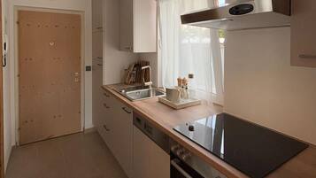 Apartment | Dapur peribadi | Alat memasak/pinggan mangkuk/perkakas dapur