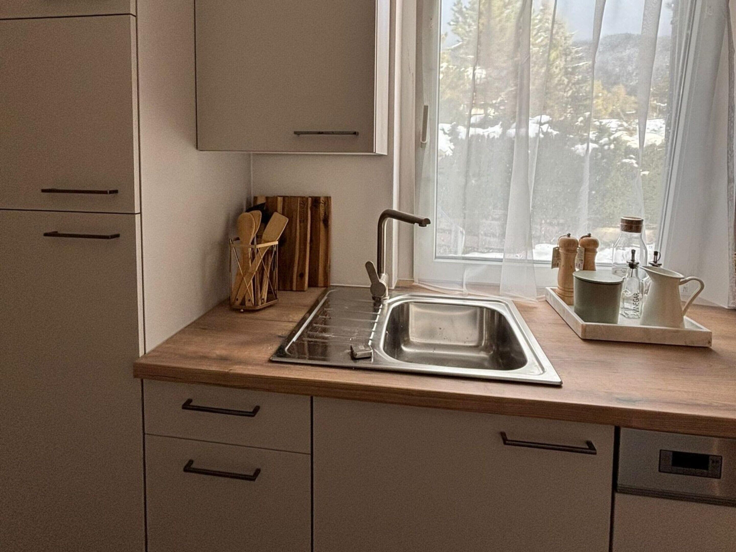 Apartment | Eigene Küche | Kochgeschirr/Geschirr/Besteck