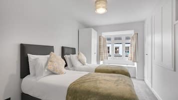 2 bedrooms, desk, iron/ironing board, travel cot