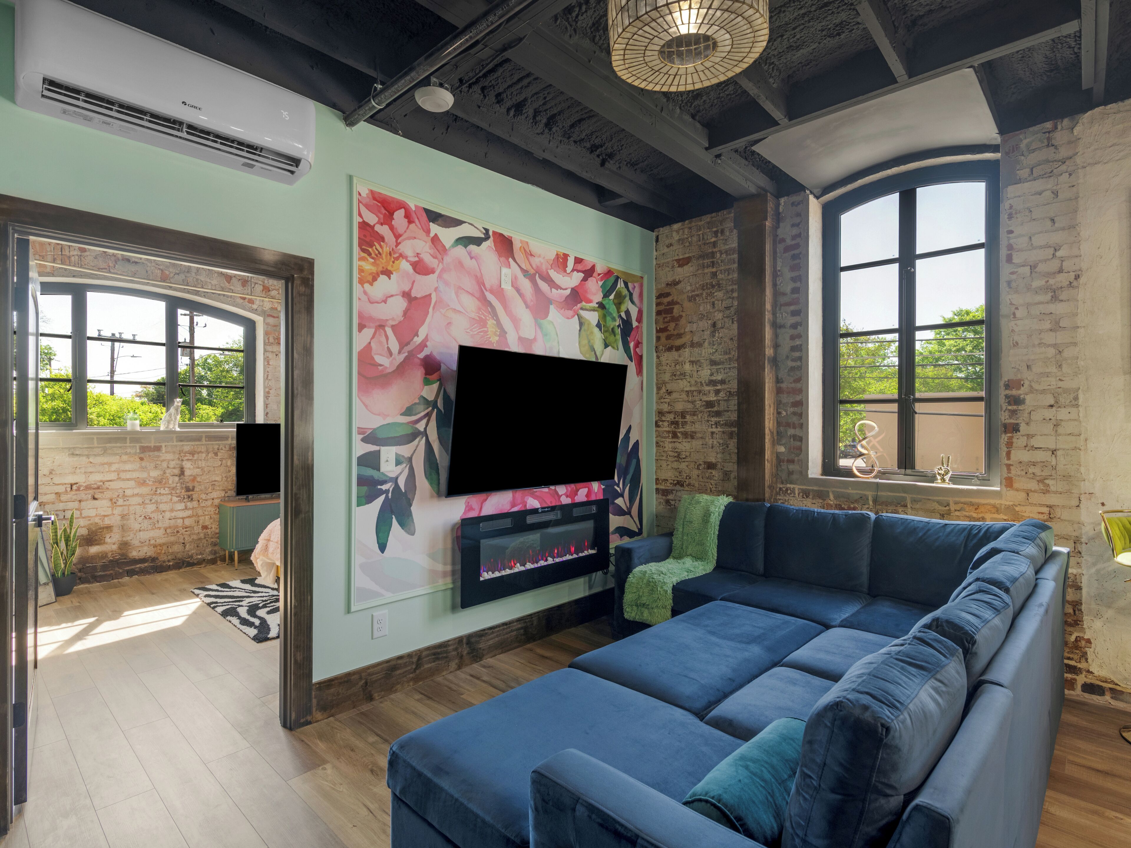 TV connectée, cheminée