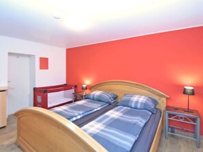 5 bedrooms, individually furnished