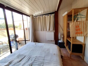 2 bedrooms