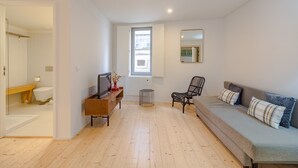 Apartment - Charming Apartment With Convenient City Access (Porto)