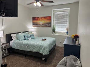 4 bedrooms, desk, iron/ironing board, travel cot