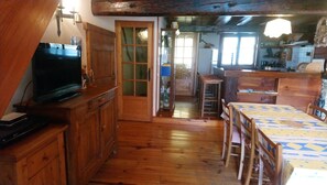 Dining - Baptiste's mountain home (Ascou)