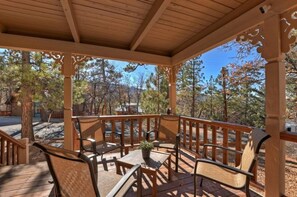 Property grounds - Canyon Castle: Mtn. Retreat w/ Hot Tub & Fireplace (Big Bear)