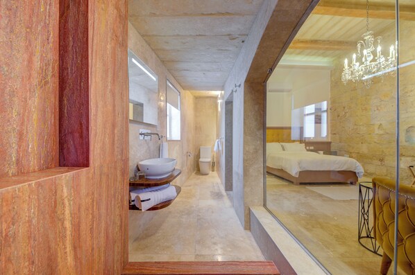 Room, 1 Bedroom, Smoking | Living room
