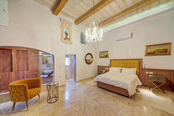 Room-ta' Karmenu - An 800 Year Old Moder - Malta