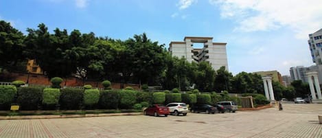 Halaman properti