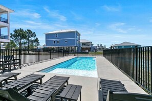 A heated pool - Luxury 10 BR Beach House Amazing View Private Pool (Gulf Shores)