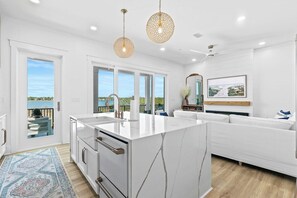 Interior - Luxury 10 BR Beach House Amazing View Private Pool (Gulf Shores)