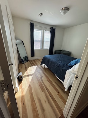 2 bedrooms, in-room safe, iron/ironing board, free WiFi