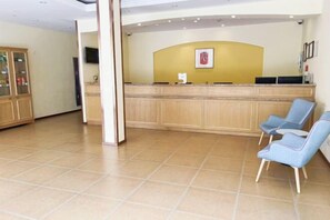 Lobby - Home Inn (Shanghai Hongqiao International Airport Terminal 1 Branch) (Shanghai)