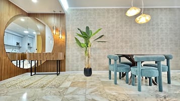 Apartment | Dining