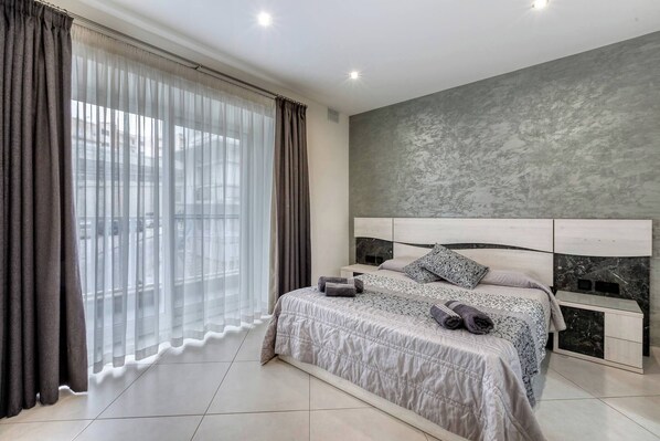 Apartment, 3 Bedrooms, Accessible, Smoking