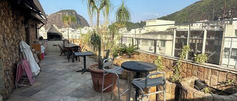 屋外ダイニングエリア