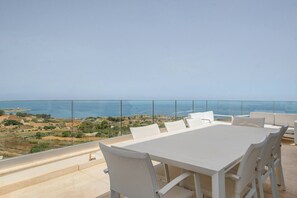Apartment, 3 Bedrooms, Smoking, Private Pool | Dining room