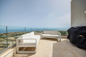 Appartement, 3 chambres, fumeurs, piscine privée | Balcon