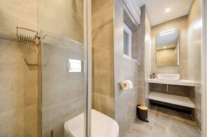 Apartment, 3 Bedrooms, Smoking, Private Pool | Bathroom