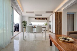 Apartment, 3 Schlafzimmer, Raucher, eigener Pool | Esszimmer