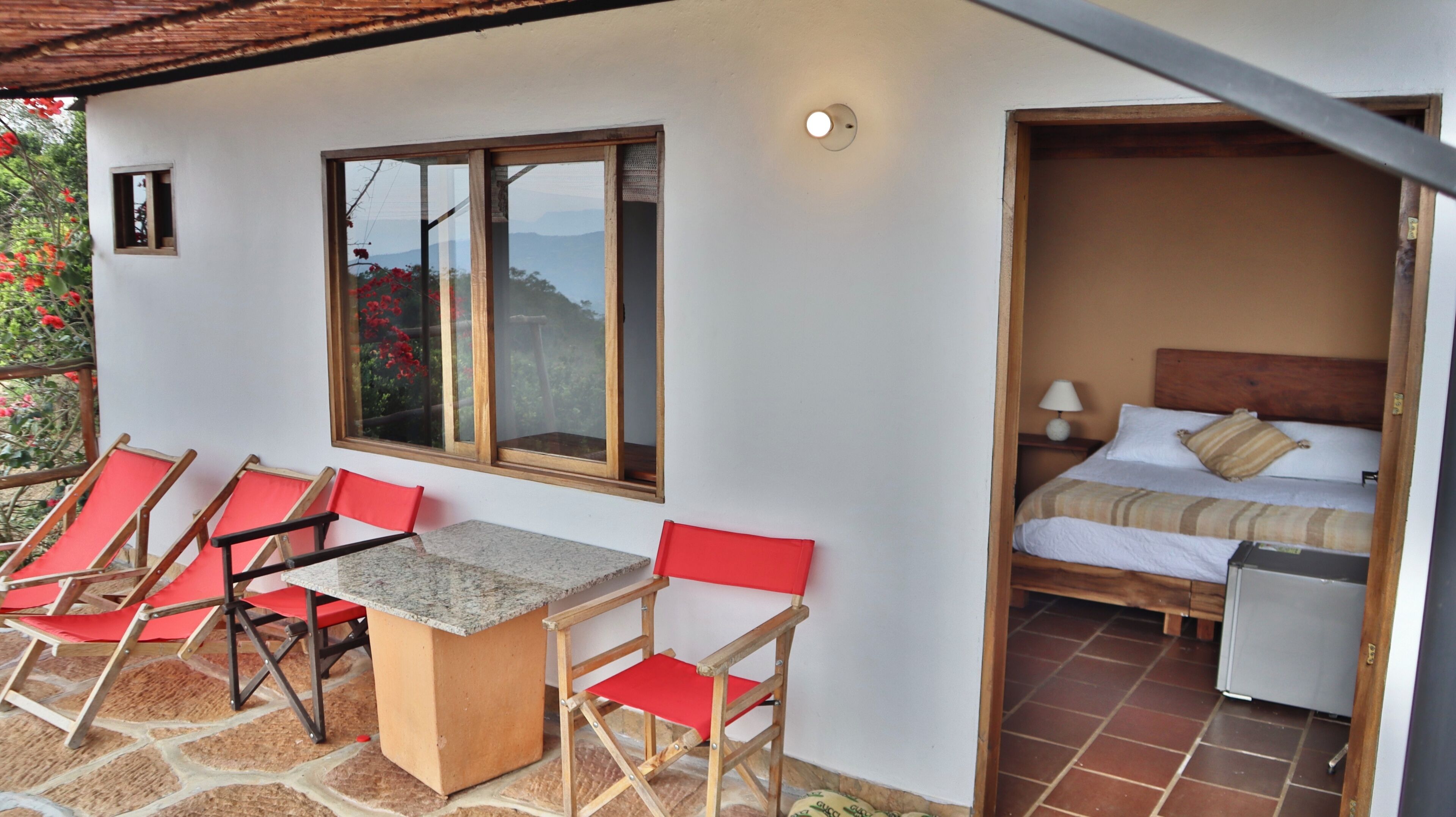 Design Room, Mountain View | Iron/ironing board, free WiFi, bed sheets